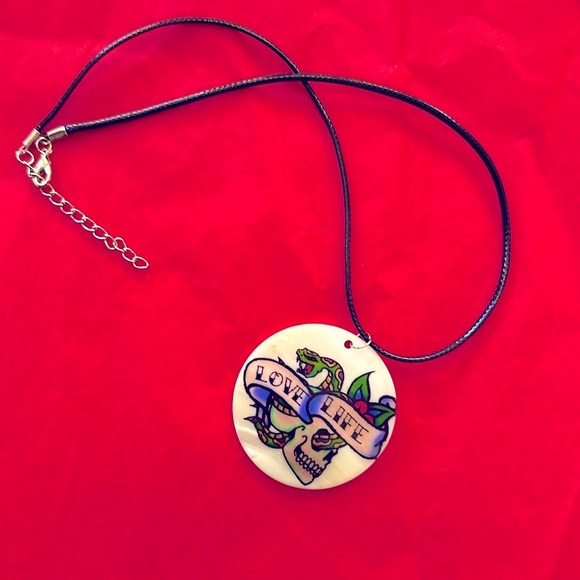 Vintage Style Skull Pendant Necklace - Picture 2 of 3